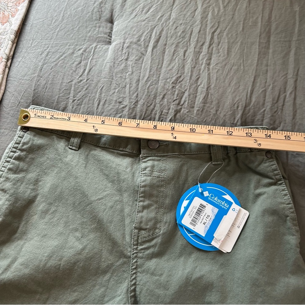 NWT Columbia Cotton Twill Shorts. Size XL/18-20. - Picture 7 of 8